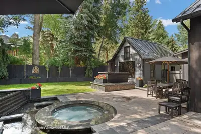 Image de Gorgeous home in Aspen West End