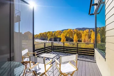 Image de Historic Basalt New Th on River!