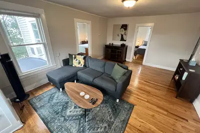 Image de Large 2nd floor of duplex in town center