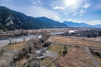 Image de River Run Retreat: A Stylish Cottage on the Yellowstone