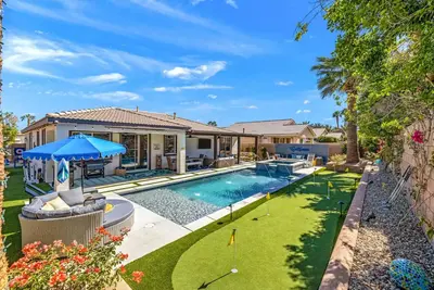 Anything But Ordinary Pool~ Gameroom~Walk2Festival