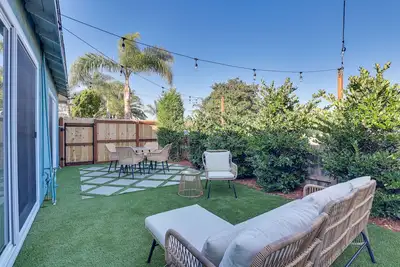 Image de Pet-Friendly Oceanside Gem w/ Patio, Walk to Beach