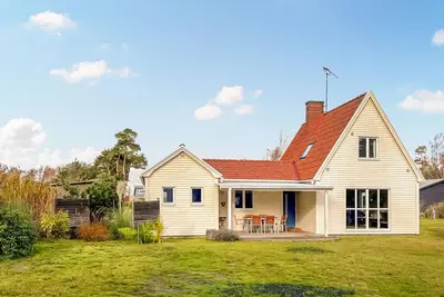 Image de Maison confortable de 4 chambres à.