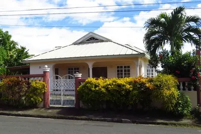 Cozy and Quiet Countryside apartment - 7 min drive from the beach!