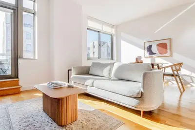 Image de Fab Chelsea 1br w/ Doorman & Elevator, nr Union Square, by Blueground