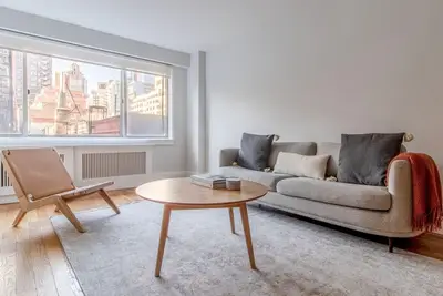 Image de Premium Lenox Hill 2br w/ Elevator & Doorman, nr Art, by Blueground