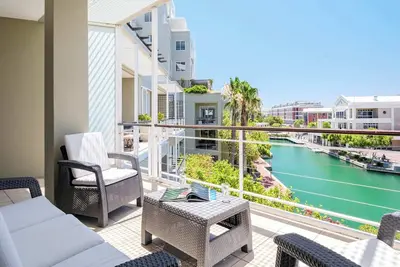 Image de Simplistic Elegance at Altmore 203