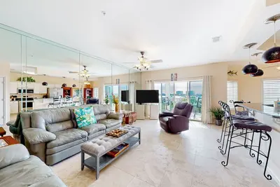 Image de Dog-friendly waterfront & gated condo with pool access, balcony, Ac, & W/D