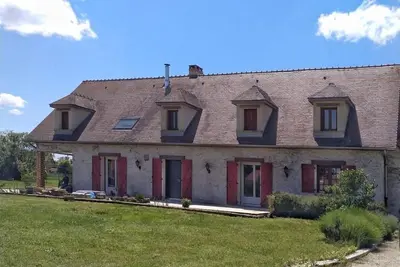 Image de Gîte spacieux avec grand jardin, à proximité de Vichy et attractions, tout confort inclus