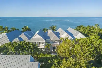 Image de Indigo Reef Resort Premium Waterfront Villa 64 With Boat Dockage, Pool, and Sunset-View