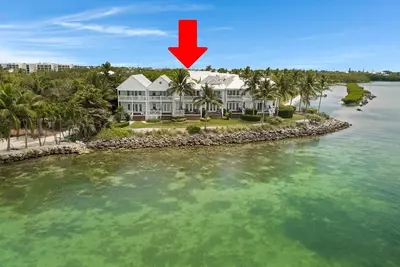 Image de Indigo Reef Resort Premium Waterfront Villa 65 with Boat Dockage, Pool, and Sunset-View