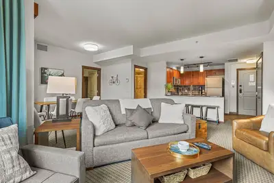 Image de Romantic Mountain Escape – Outdoor Hot Tubs & Private Balcony!