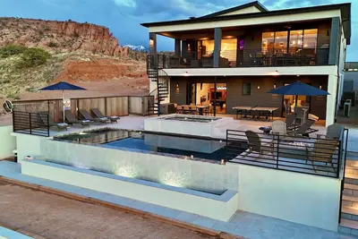 Image de Exclusive Retreats Desert Vista 6 Bedroom all Suites - Ultimate Vacation Home