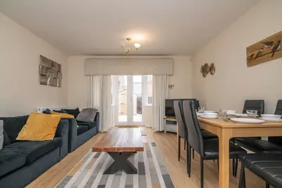 Image de Lovely refurbed 4 bed house in Black Country