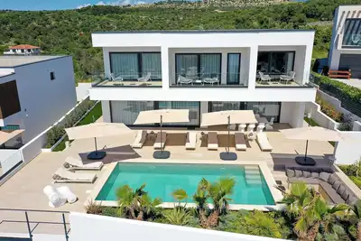 Image de Luxury villa with private heated pool