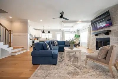 Image de Modern 4br Oasis - Main Level Master + 2 King Beds