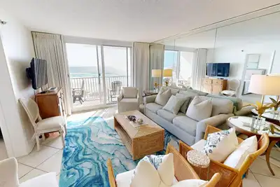 Image de Dotg 505 is a gorgeous 2 Br Gulf Front within a small complex to beat the crowds