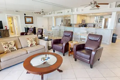 Image de East Pass 305 is a 2 Br on the Pass and absolutely gorgeous - Amazing Sunset