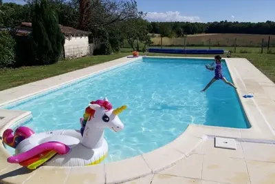 Image de Gîtes La Bigorre – la Ferme : piscine chauffée, 30 mins de plages magnifiques