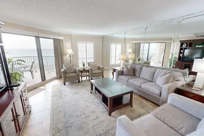 Image de Ir 206 is a very Nice Gulf Front 2 Br