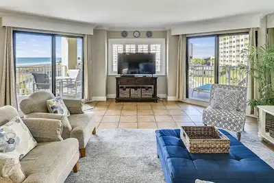 Image de Ir 209 Largest 3 Br 3 Ba at Inlet Reef over 2200 sf