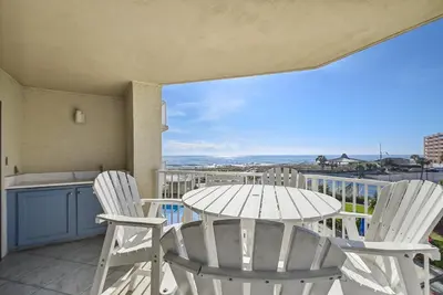 Image de Ir 210 is a 2 Br Gulf View Pet Friendly condo with Washer/Dryer