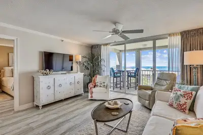 Image de Gorgeous 2 Br with Amazing sunset views and completely updated - Free bch svc 2
