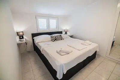 Image de Downtown Park Apartment with Balcony 6