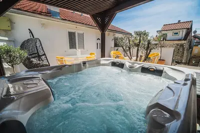 Image de 3 Apartment with Terrace - Downtown Luxury Apartments with Hot Tub