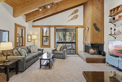 Image de Family Getaway | Shared Hot Tub, Near Northstar Resort & Mountain Biking