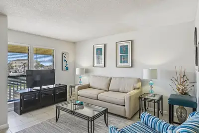 Image de Spc 8204 - Beautifully redone studio sleeps 4
