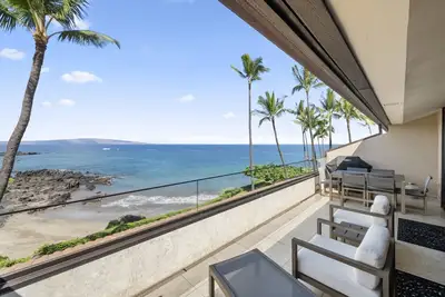 Image de Large 2bdr/2ba 3rd floor condo overlooking a private snorkel beach