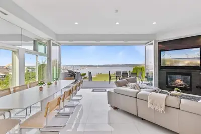 Image de Villa en Bord de Mer à Piermont! Peut accueillir jusqu'à 16 avec Luxe & Élégance