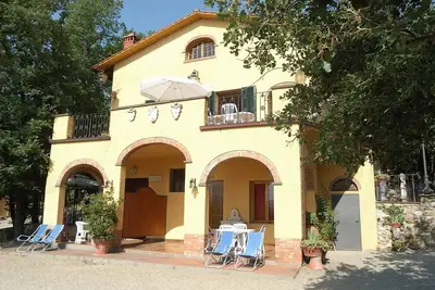 Image de Appartement à San Donato, Chianti, Court de tennis, piscine, barbecue, terrasse, F4