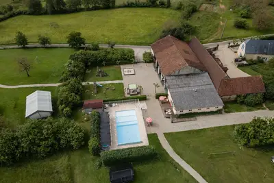 Image de 'Gîte La Mauratie' avec piscine partagée, terrasse privée et Wi-Fi