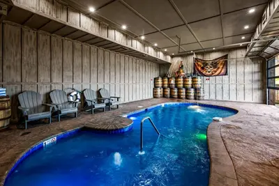 Image de Indoor Splashes, Stargazing Soaks, Mountaintop Dining & Game Nights to Remember - Treasure Cove