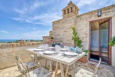 Image de Appartement de vacances \"Stupenda Dimora Italiana Storica\" avec vue sur la mer, 2 terrasses et Wi-Fi