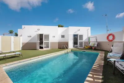 Villa de vacances 'Vv Valdeconcha, Piscina Privada' avec vue sur la mer, piscine privée et Wi-Fi