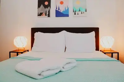 Image de Fast wifi | walk to the beach 3br near Loiza st