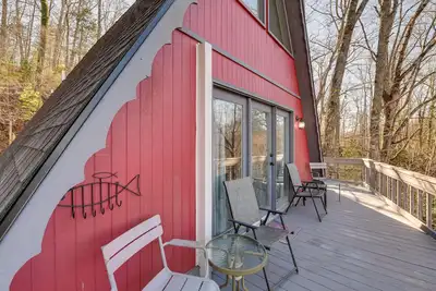 Image de Charming Franklin Cabin with Deck: Stunning Views!