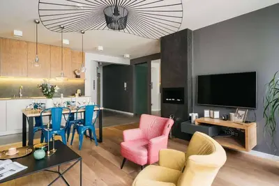 Image de Superior apartment with a historic district view