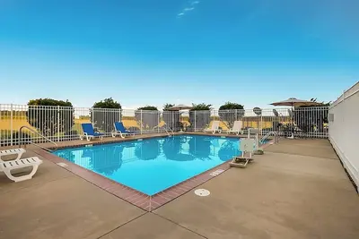 Image de Affordable Stay at Knights Inn Bunkie! 4 Units, Comes w/ Free Bfast & Parking!