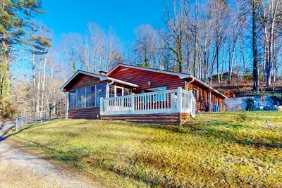 Image de Mountain view cabin with fireplace, washer/dryer, & firepit