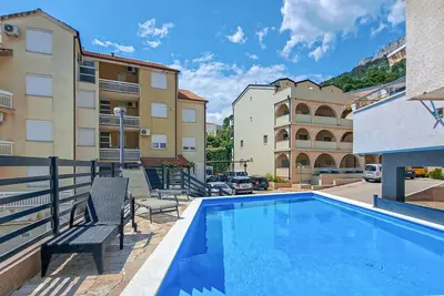 Image de Superbe appartement à Baska Voda