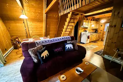 Image de The Toasty Chalet - minutes from Whiteface Mt! Dogs welcome!