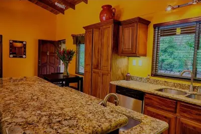 Image de Henton Hacienda, fiv minutes drive from the beach.