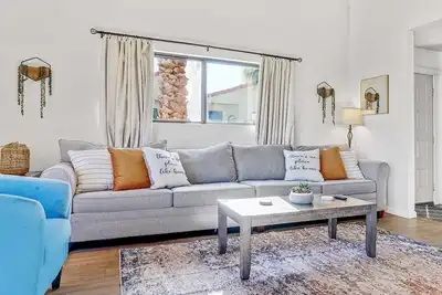 Image de Viva La Vacay: Just Minutes to Coachella/Stagecoach/Power-Trip Festivals