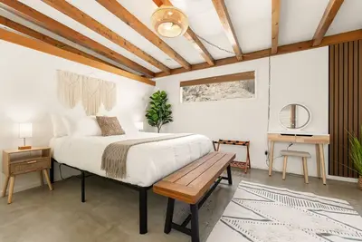 Image de Private and secluded desert cabin with views. Close to Jtnp and Pioneertown