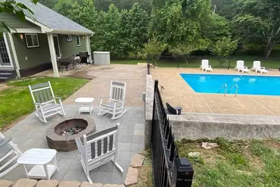 Image de Dog-friendly Chattanooga Country Home + Pool + Firepit-relaxing