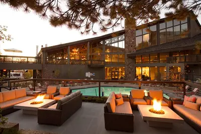 Image de Hot Tub. Western Suite with Balcony!